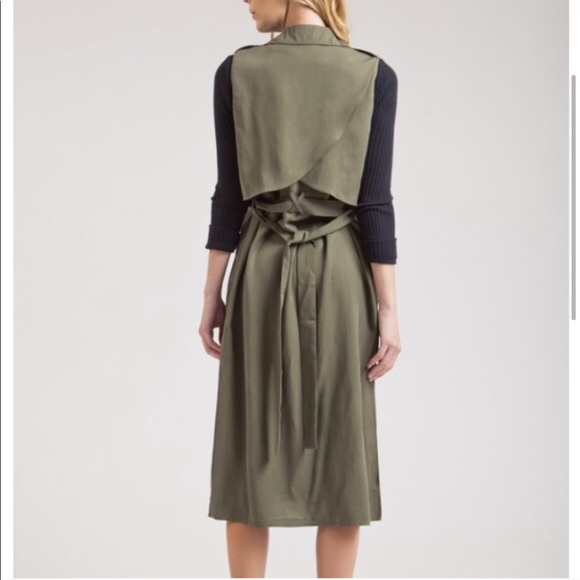 J.O.A. Trench vest 🪐 - Picture 3 of 6